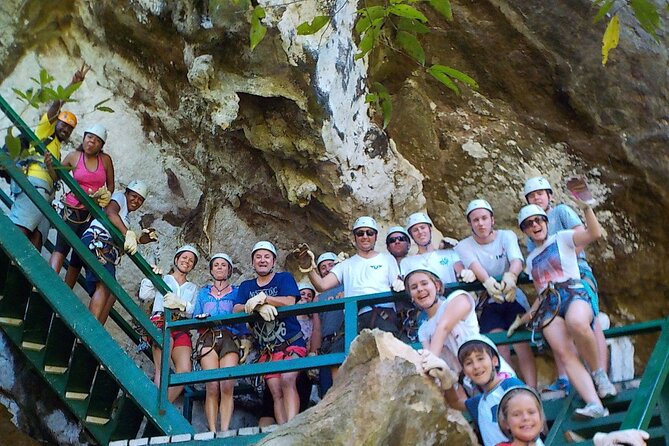 16 Lines Zipline, Cave and Mud Spa Combo Tour with Lunch in Fiji - Lunch after the cables