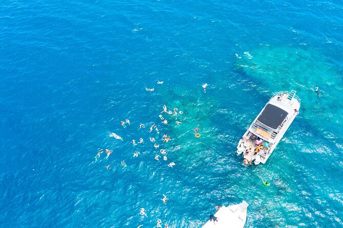 Beachcomber Island Escape - A Perfect Day in Paradise - A sandy island with an easygoing rhythm