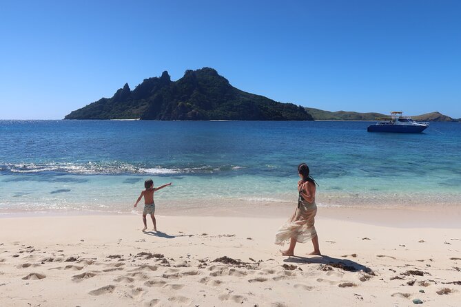 Cruisin Fiji: Authentic Fijian Day Cruise – Best Day in Fiji - The crew is the main reason the day feels easy