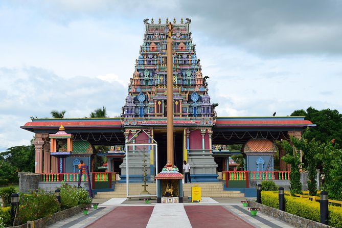 Discover Nadi - Entering Sri Siva Subramaniya Swami Temple