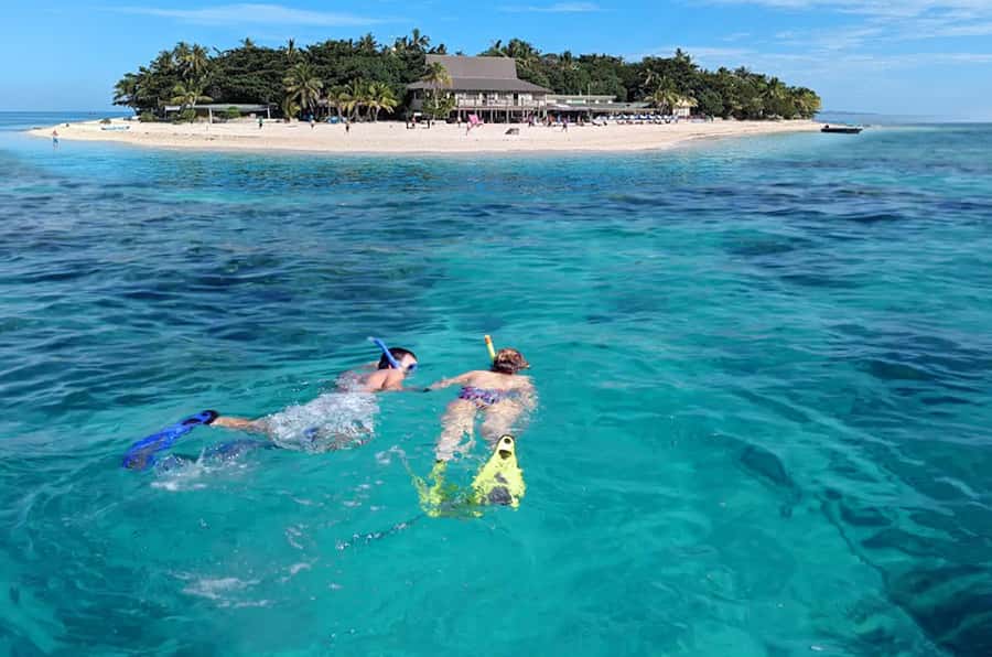 Fiji: Beachcomber Island Day Cruise with Snorkelling - Getting from Port Denarau to the island