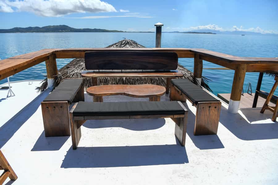 Fiji: Cloud 9 Floating Bar and Pizzeria Day Trip - Wood-fired pizza and the real cost of eating and drinking