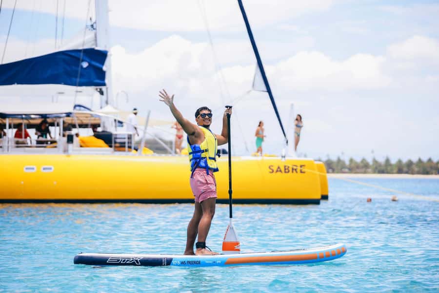 Fiji: South Sea Sailing Experience with Lunch & Drinks - Morning tea with room to settle in