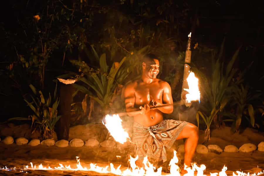 Fiji: Sunset Cruise with Dinner and Fire Show - A sunset route along the Tuva River