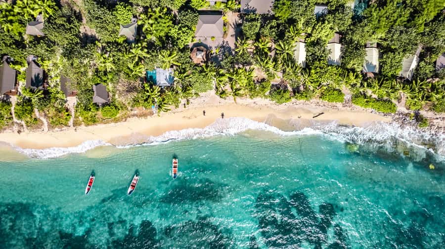 Fiji: Ultimate Encounters Snorkel with Sharks and Lunch - Barefoot Kuata’s five-hour island stay