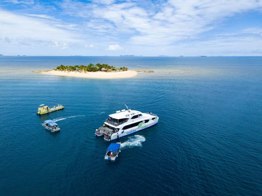 Fiji: Yasawa Islands Explorer Cruise with Lunch - Who will enjoy the Yasawa Flyer most