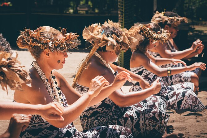 Full Day Cultural Island Tour with Lunch & Cruise - The lovo lunch, served with a show