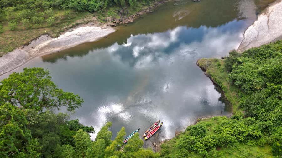 Jewel Of Fiji: Boat, Raft & Waterfall Culture Tour w/Lunch - Following the Navua River into Fiji’s interior
