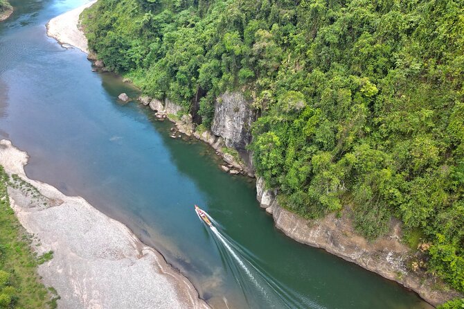 Jewel Of Fiji Day Tour from The Marriot & Shangri-La Resort - The HMS Bilibili bamboo raft