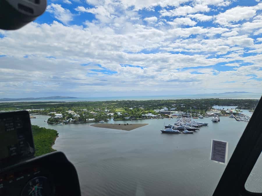 Nadi: 25 minutes Mamanuca Island Tour - Why a 25-minute helicopter flight can make sense