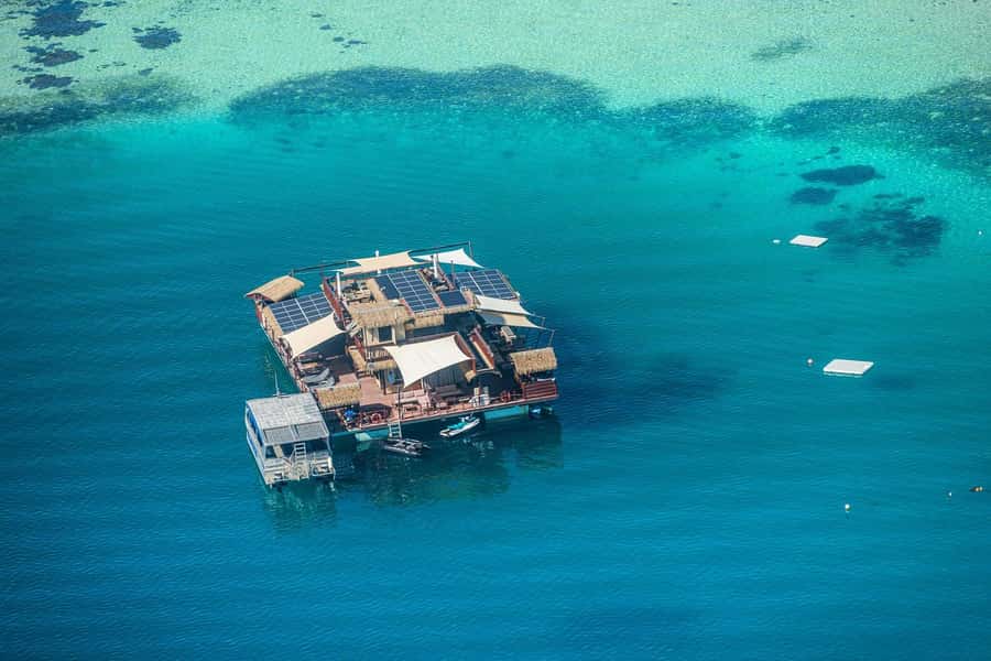 Nadi: 25 minutes Mamanuca Island Tour - Cloudbreak and the Mamanuca surf breaks