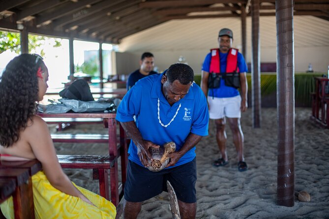 Oolala Cruises on Savala Island - Snorkeling with close attention to safety