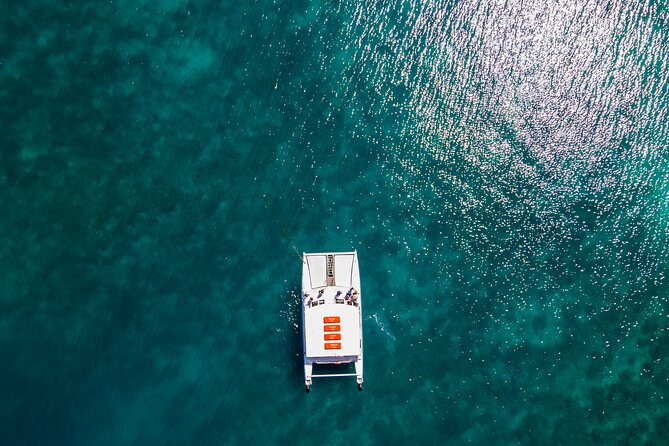Oolala Cruises on Savala Island - Food, snacks, and drinks are included