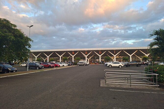 Private Momi Bay Transfers - The direct 45-minute ride to Momi Bay
