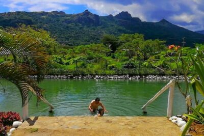 Private Tour: Hot spings & Sleeping Giant Garden hiking Adventure