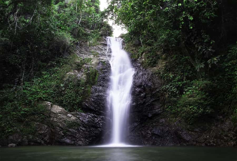 Private Tour: Pacific's Largest Dunes & Famous Waterfall - Baravi Handicrafts & Cafe for lunch and browsing