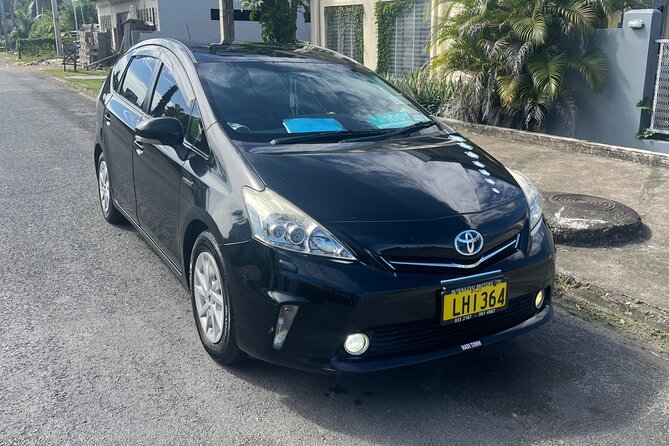 Private Transfer:Nadi Airport to Fiji Marriott Momi Bay - The airport meeting point and first few minutes